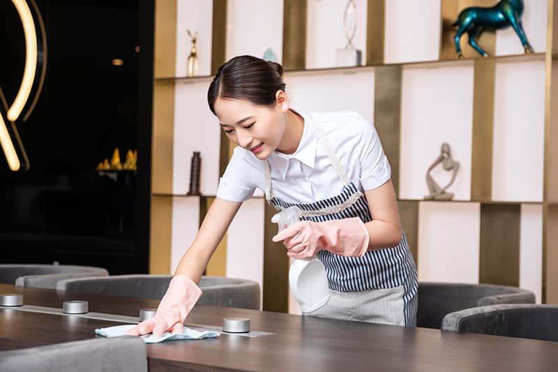 在清潔保養(yǎng)家具時需要注意的地方